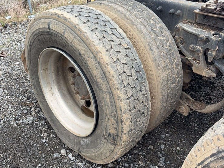 2005-peterbilt-378-image-32