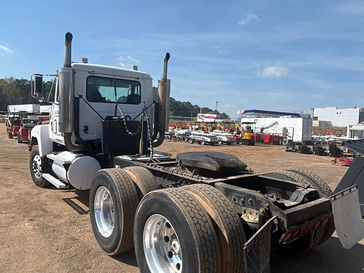 2000-mack-ch613-image-4