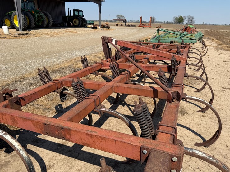 #40328-•-20'-chisel-plow-image-25