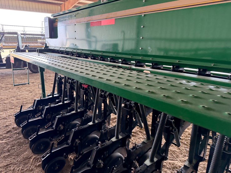 #40294-•-great-plains-2520-25'-grain-drill-image-131