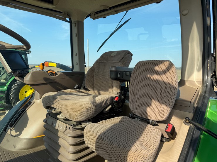 2017-john-deere-8320r-image-58