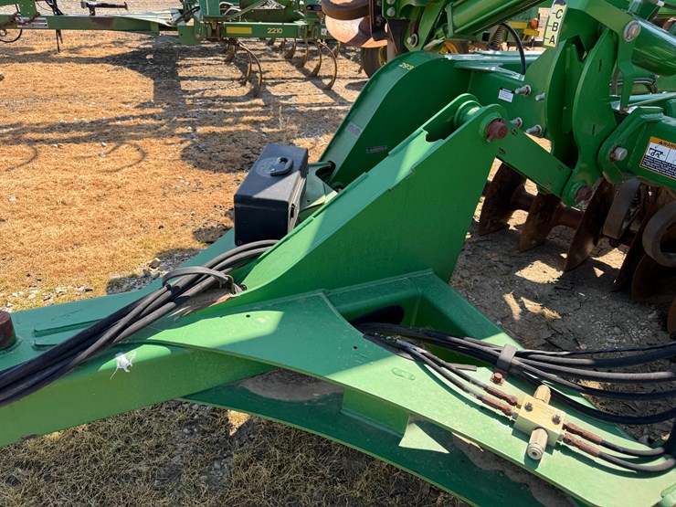 john-deere-2623-image-45