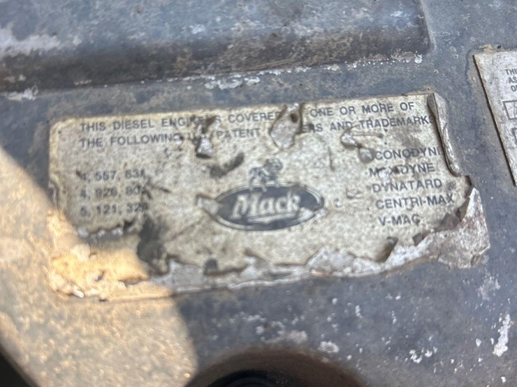 2000-mack-ch613-image-43