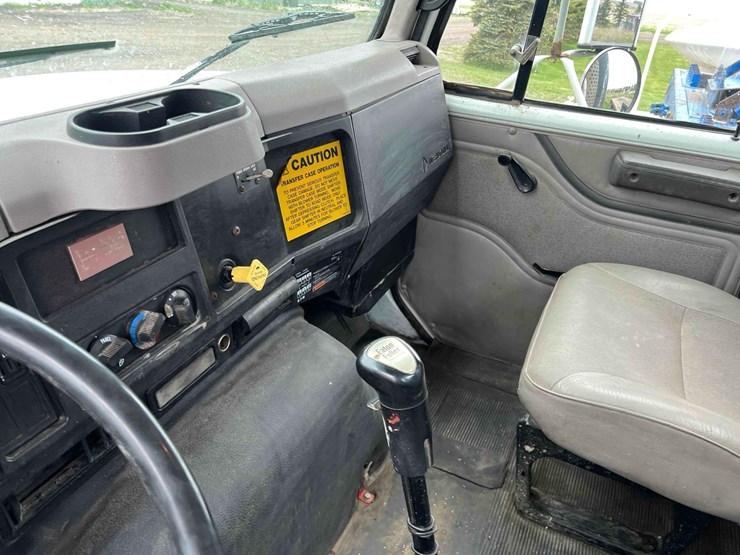 1999-international-2674-image-13