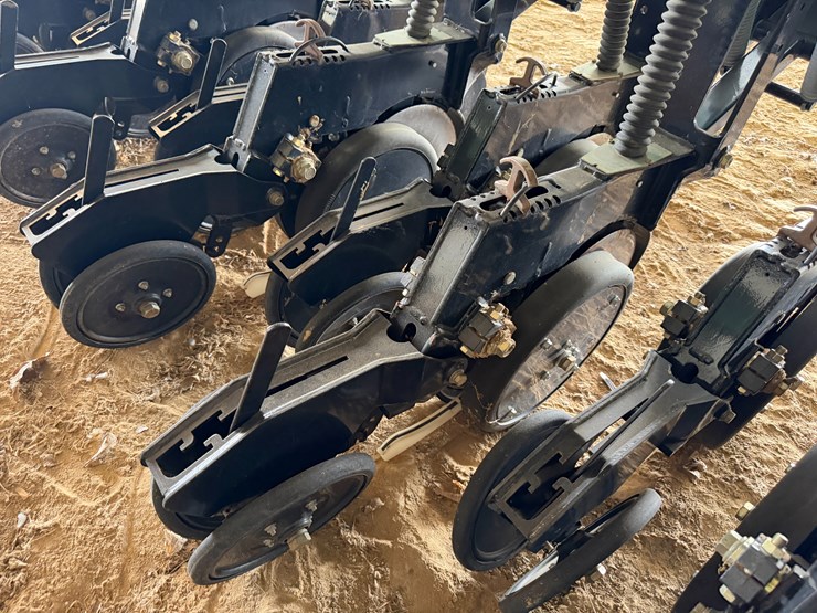 #40294-•-great-plains-2520-25'-grain-drill-image-37