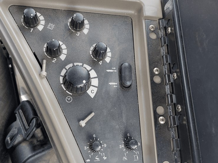 case-ih-stx375-image-40