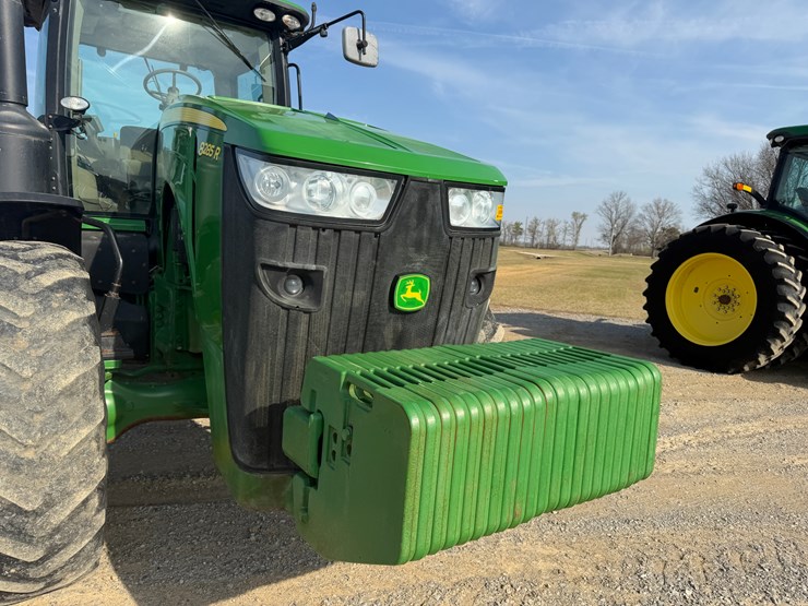 2011-john-deere-8285r-image-31