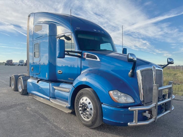2019-kenworth-t680-image-1