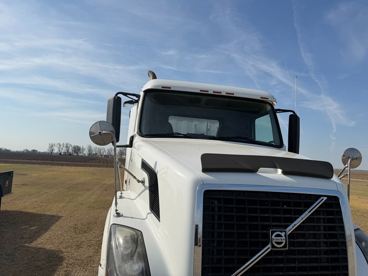 #40279-•-2007-volvo-vnl-t/a-daycab-truck-tractor-vin:-4v4nc9gg97n446542-image-35