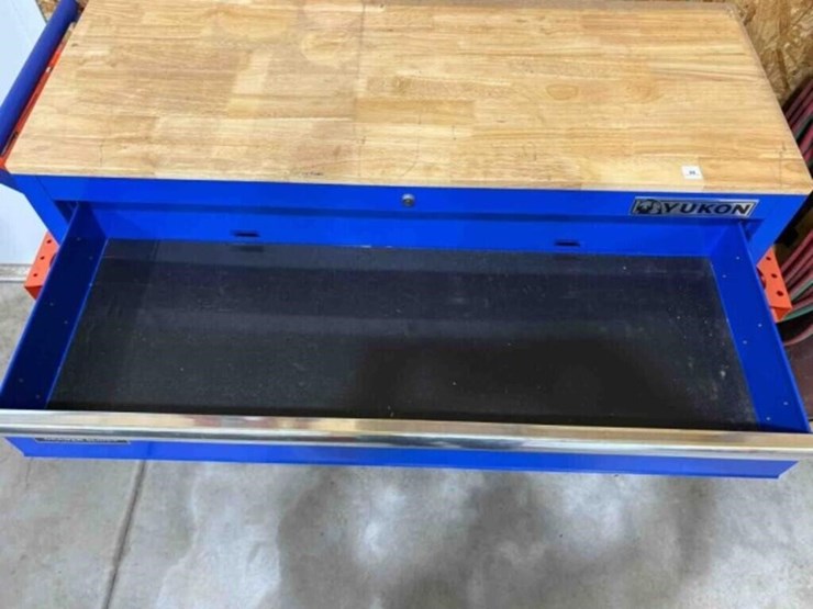 yukon-46"-rolling-tool-cart-image-4