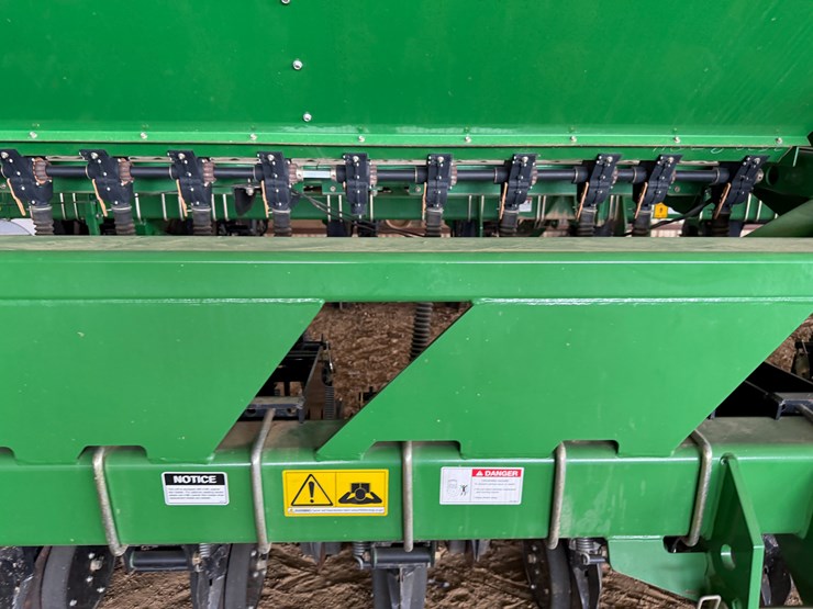 #40294-•-great-plains-2520-25'-grain-drill-image-147