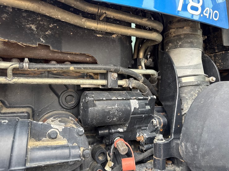 2015-new-holland-t8.410-image-31