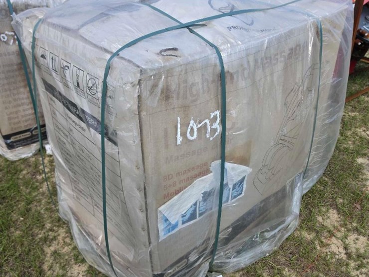 --absolute---new---high-end-massage-chair-image-1