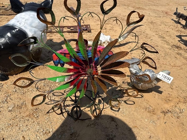 5268---metal-peacock-yard-art-image-3