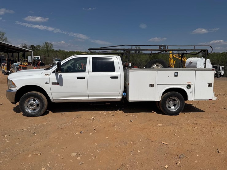 2012-dodge-ram-3500-image-2