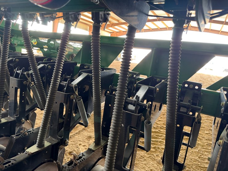 #40294-•-great-plains-2520-25'-grain-drill-image-61