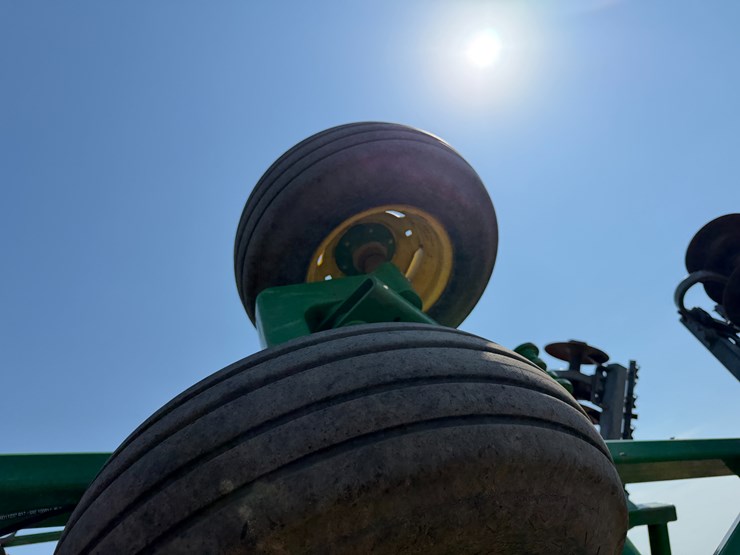 john-deere-2623-image-11