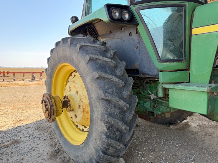 1985-john-deere-4840-image-10