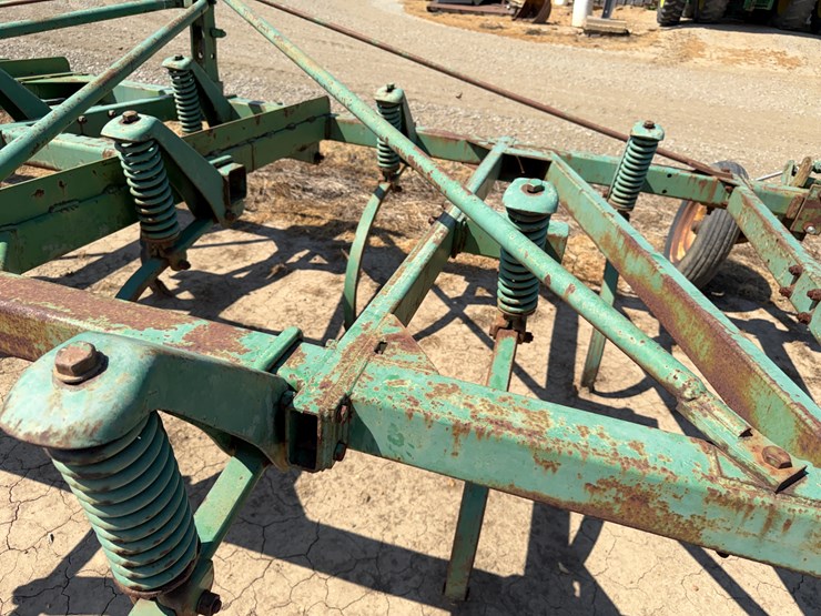 john-deere-16-image-16