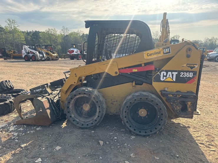 caterpillar-236d-image-6