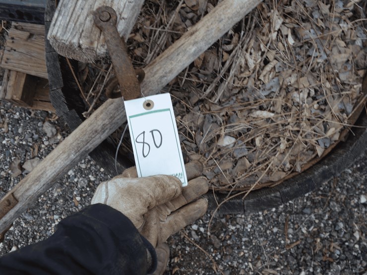 flower-pots-and-a-set-of-vintage-eveners-image-3