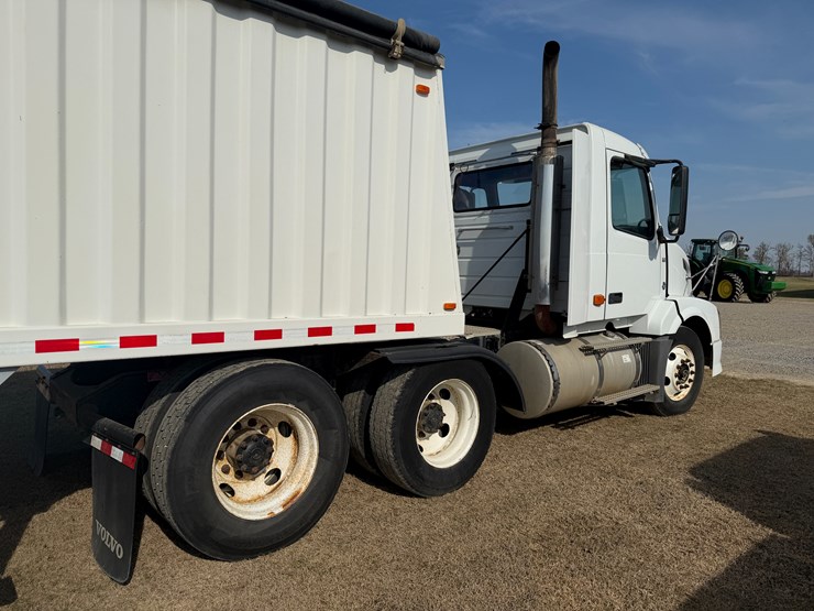 #40279-•-2007-volvo-vnl-t/a-daycab-truck-tractor-vin:-4v4nc9gg97n446542-image-3