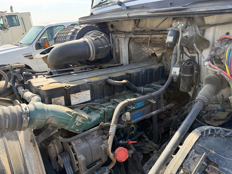 #40279-•-2007-volvo-vnl-t/a-daycab-truck-tractor-vin:-4v4nc9gg97n446542-image-50