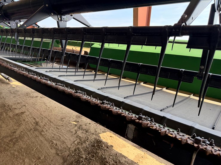 2014-john-deere-30-image-37