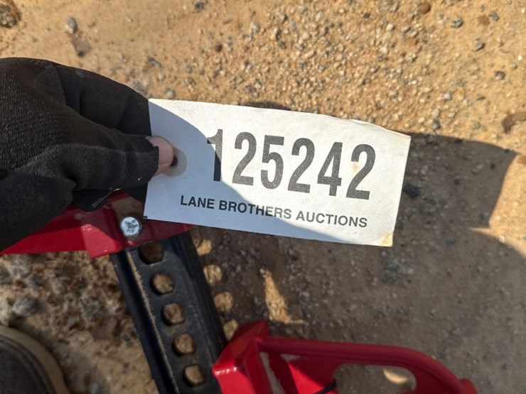 5263---new-48"-farm-jack-image-3