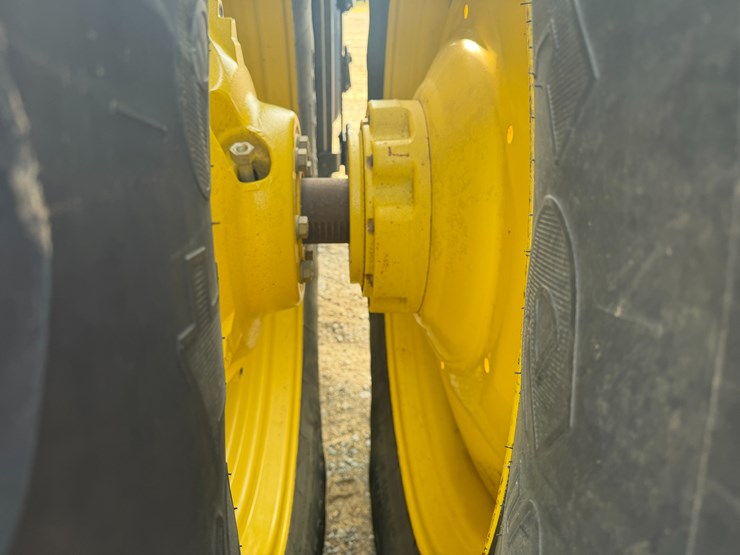 2017-john-deere-8320r-image-12