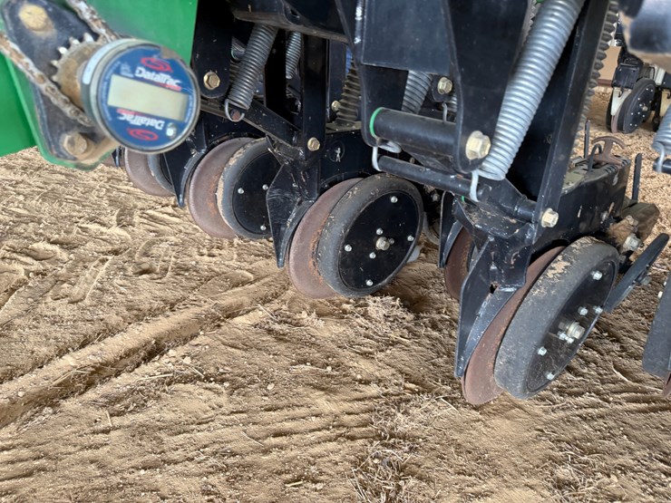 #40294-•-great-plains-2520-25'-grain-drill-image-100