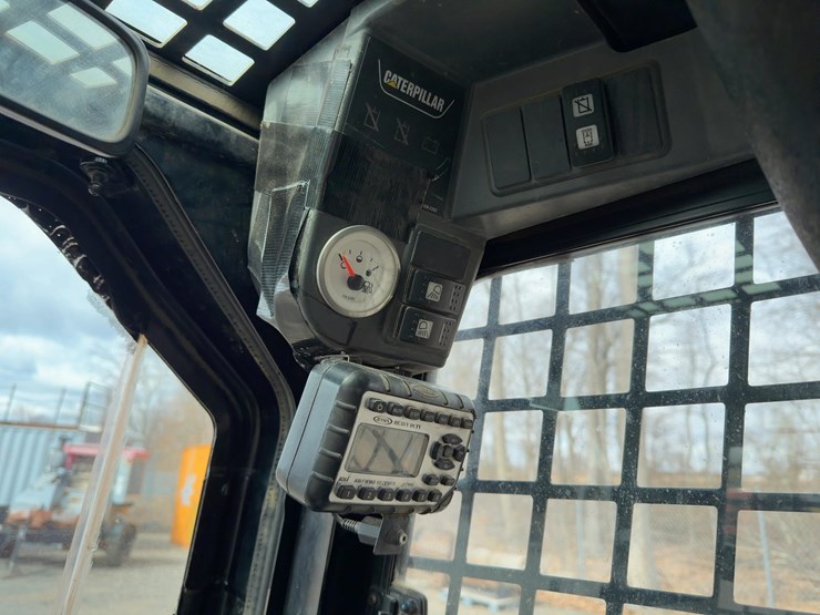 2014-caterpillar-247b3-image-21