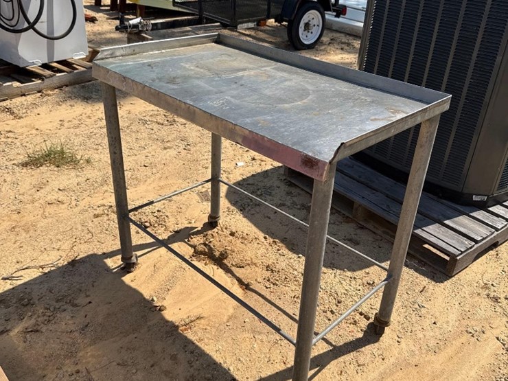 5230---stainless-table-image-2