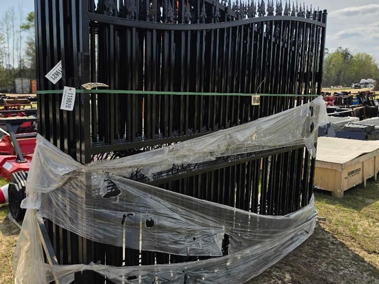 --absolute---new---double-black-iron-gates-image-2