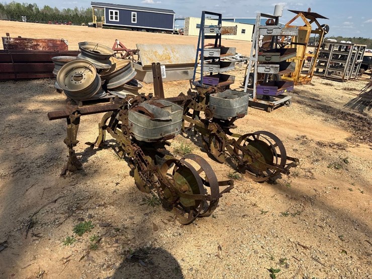 5289---2-row-cole-planter-image-3