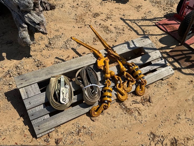 5240---2-chain-bucks-image-1