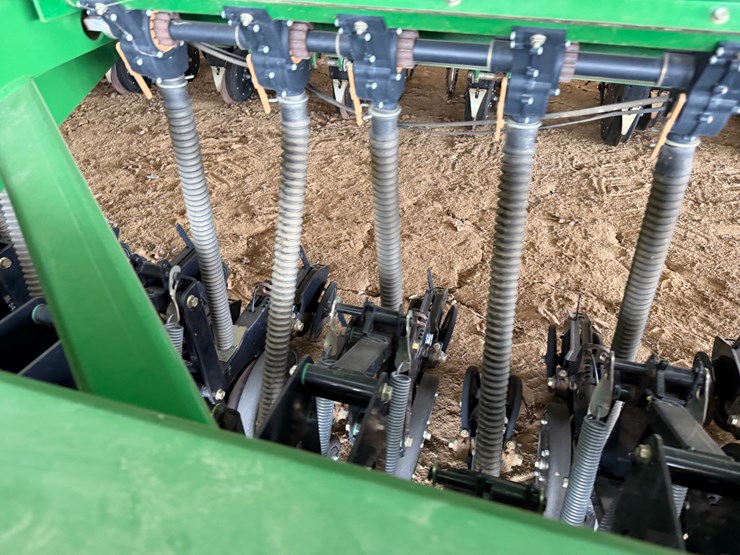 #40294-•-great-plains-2520-25'-grain-drill-image-108
