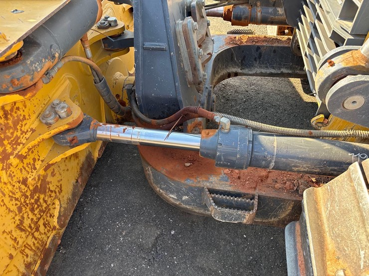 2021-deere-850l-wlt-image-17