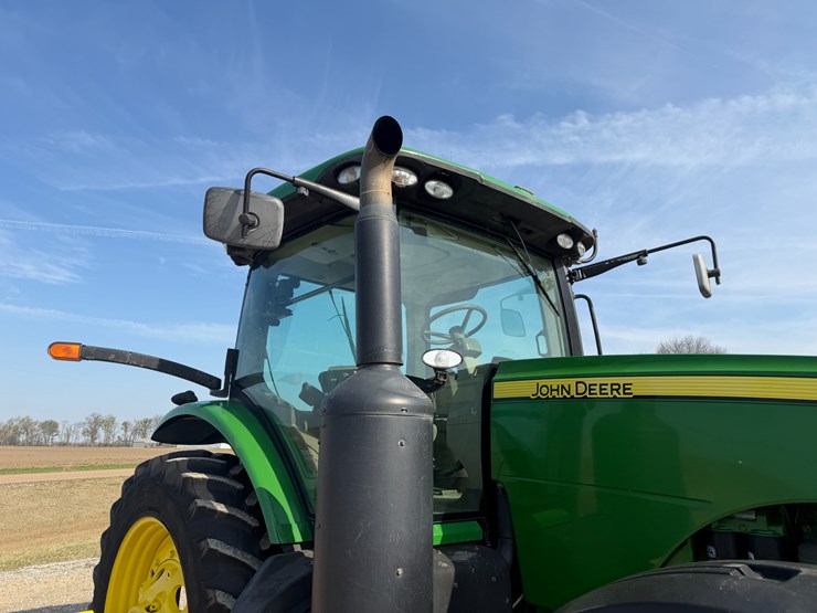 2011-john-deere-8285r-image-34