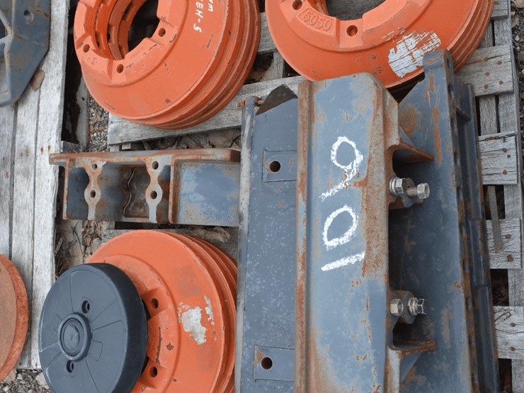 assorted-weights-&-weight-hangers-image-2