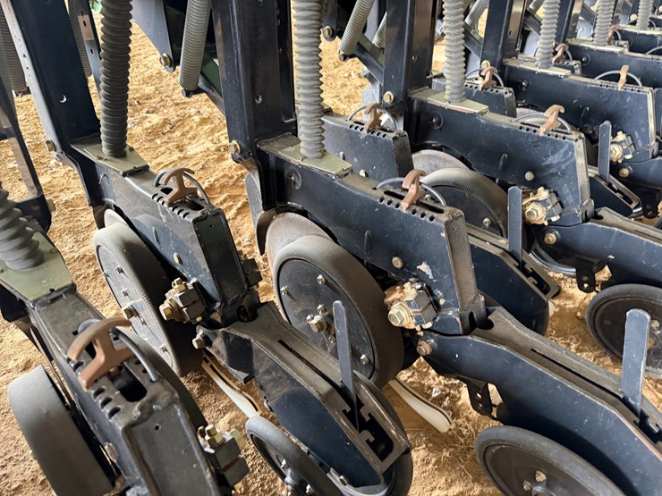 #40294-•-great-plains-2520-25'-grain-drill-image-51