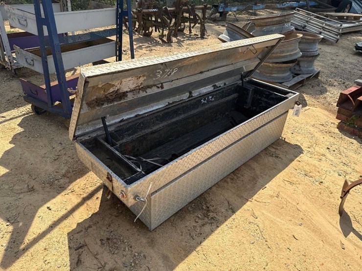 5286---tool-boxes-with-step-rails-image-2