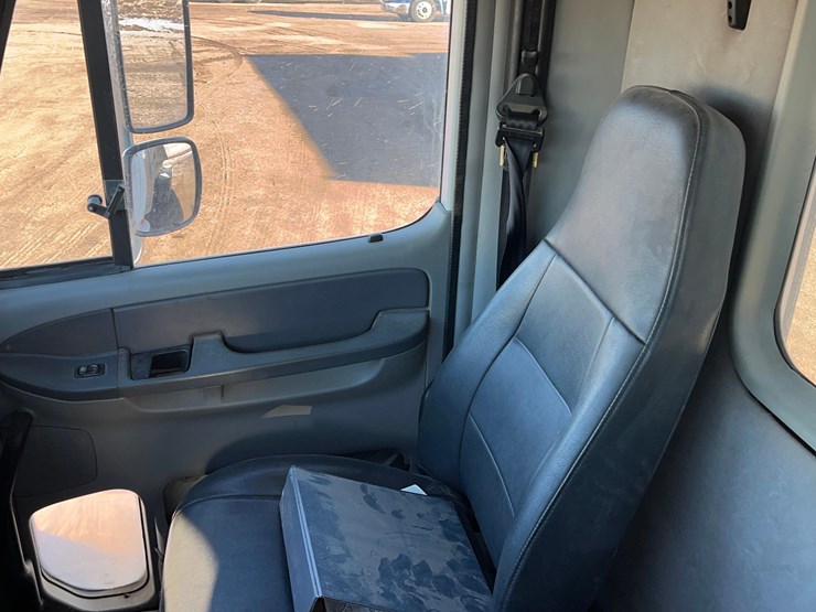 2004-caterpillar-c12-image-95