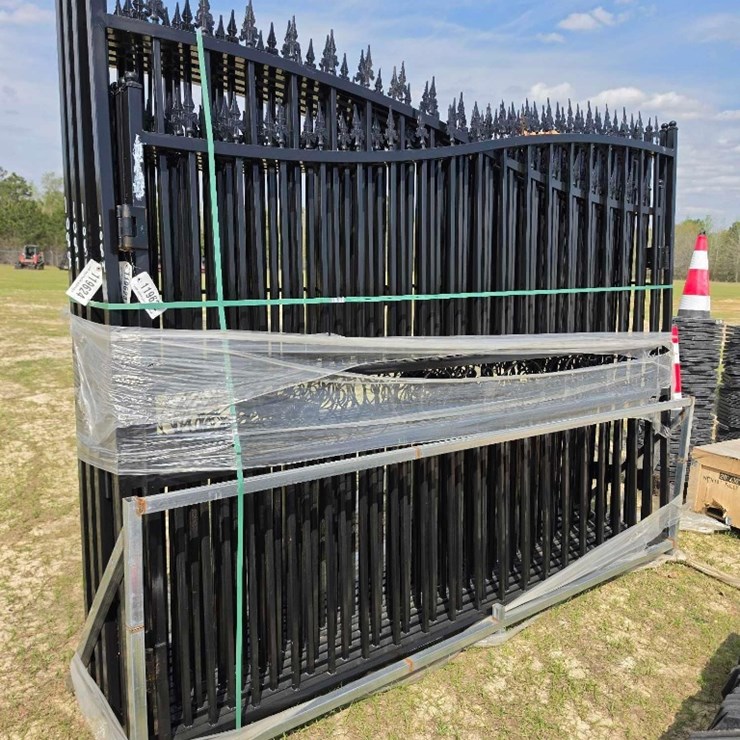 - ABSOLUTE - NEW - DOUBLE BLACK IRON GATES