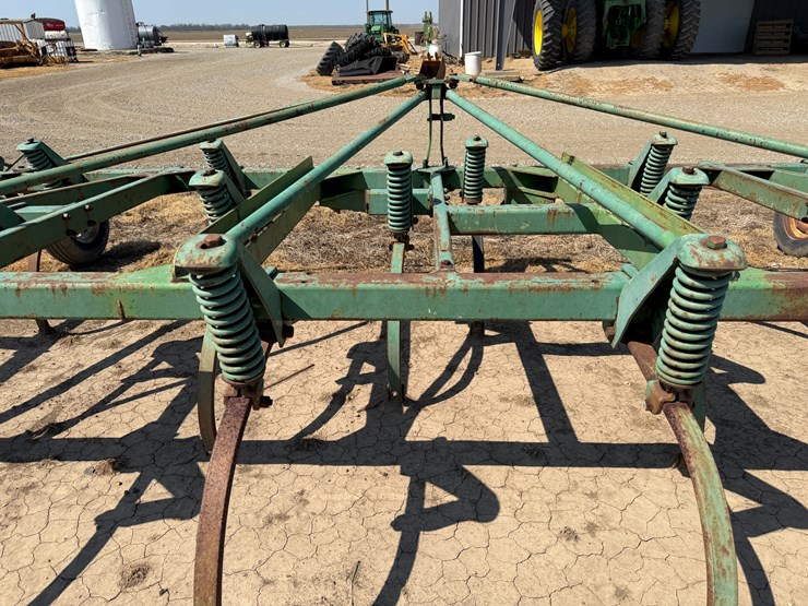 john-deere-16-image-19