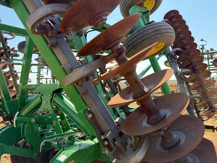 john-deere-2623-image-37