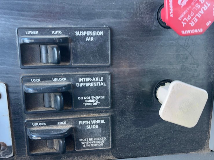 2004-caterpillar-c12-image-88