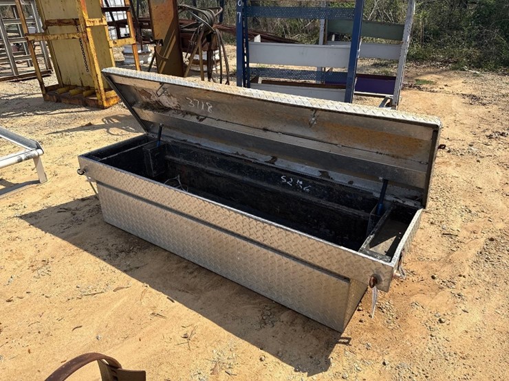 5286---tool-boxes-with-step-rails-image-1