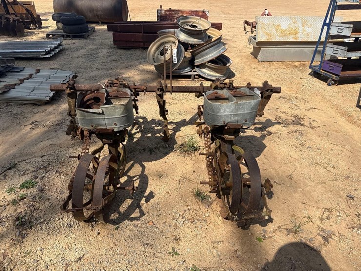 5289---2-row-cole-planter-image-5