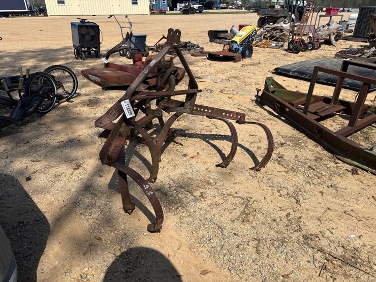 5257---1-row-cultivator-image-3